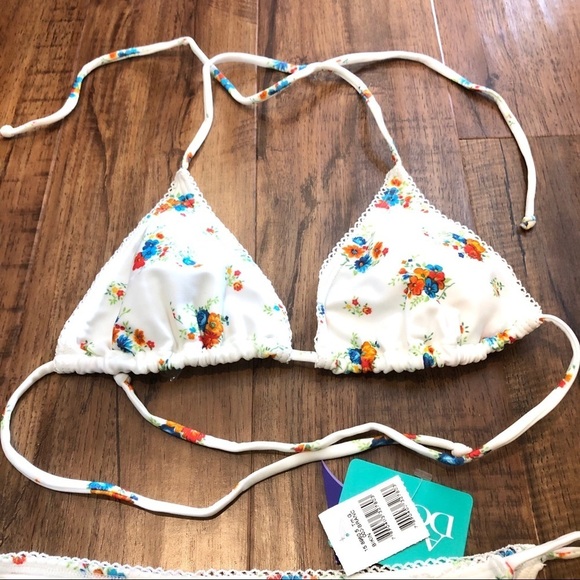 Agua Doce Cheeky Brazilian Bikini set small floral - Picture 5 of 9